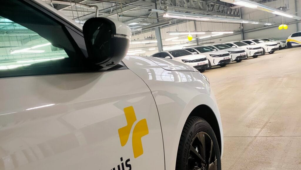 opel corsa fleet witgele kruis