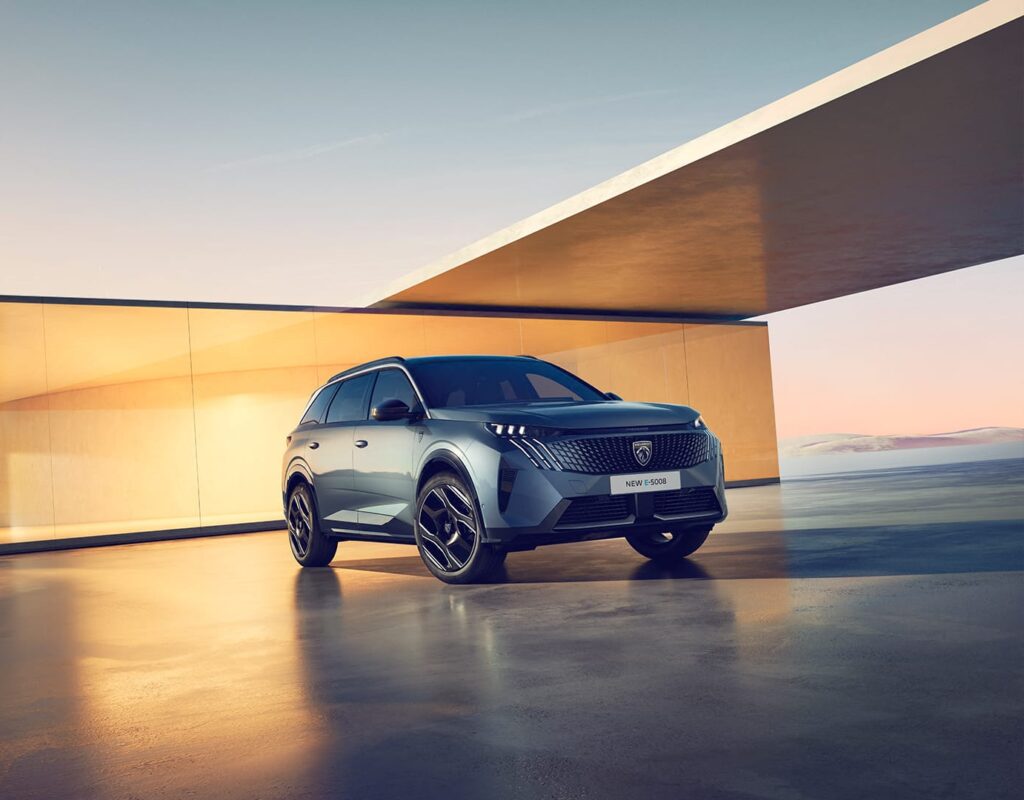 Peugeot 5008 en Peugeot E-5008